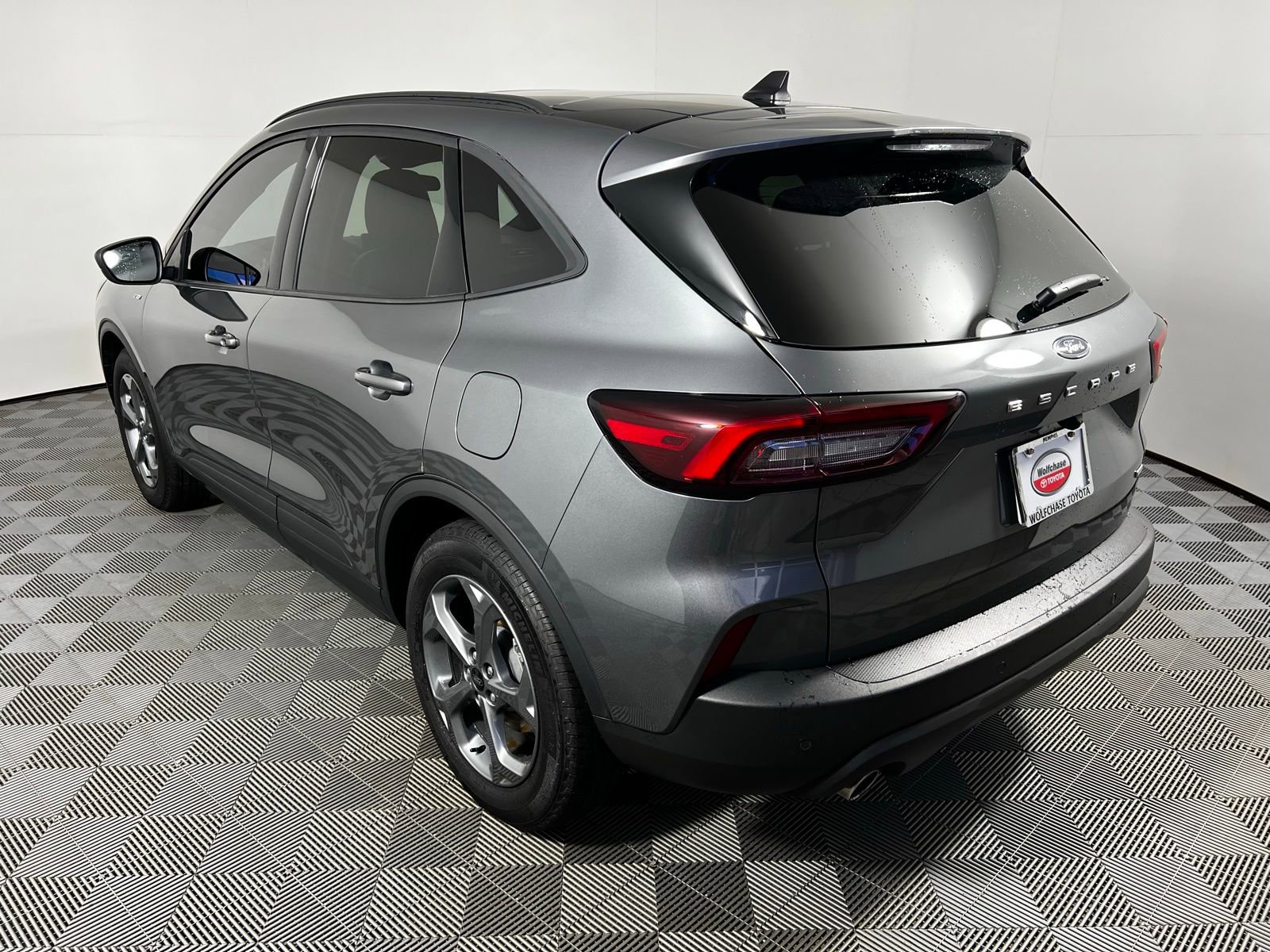 Used 2025 Ford Escape ST-Line w/ Equipment Group 301A image 7