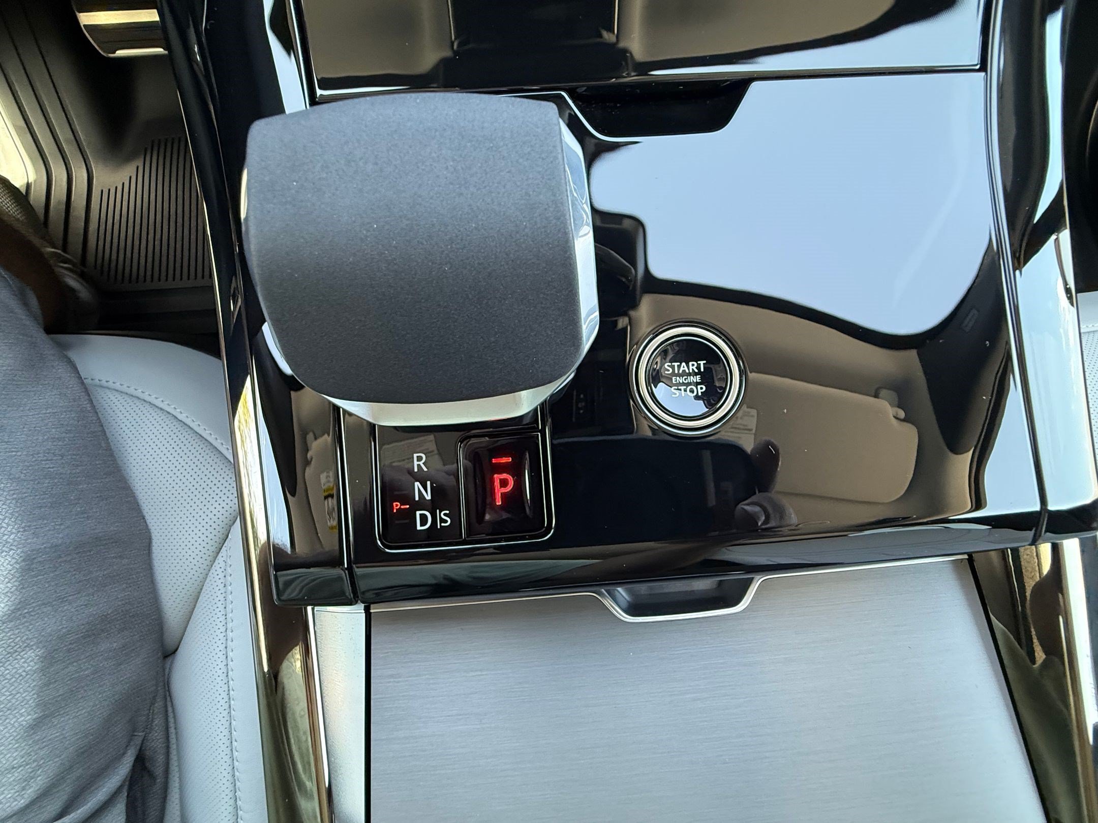 New 2026 Land Rover Range Rover Sport Dynamic SE AWD/4WD image 19
