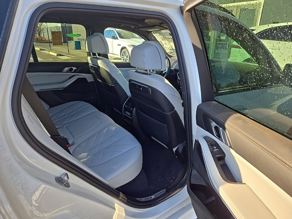 Used 2025 BMW X5 xDrive50e w/ M Sport Package image 18
