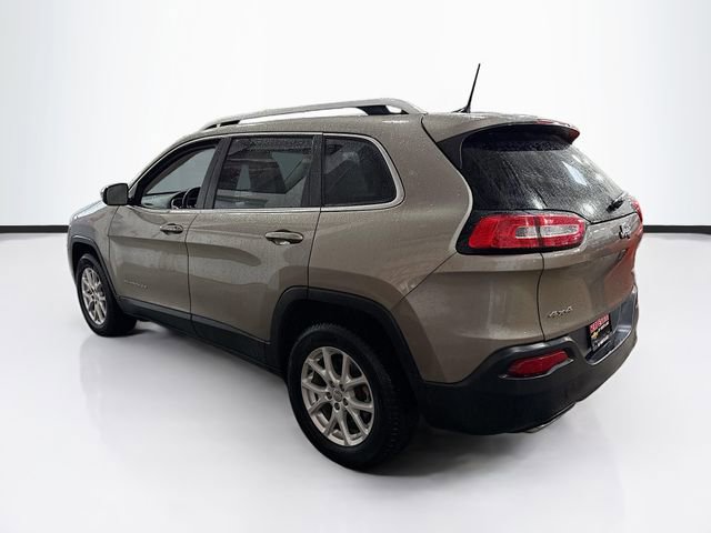 Used 2017 Jeep Cherokee Latitude w/ True North Edition AWD/4WD image 8