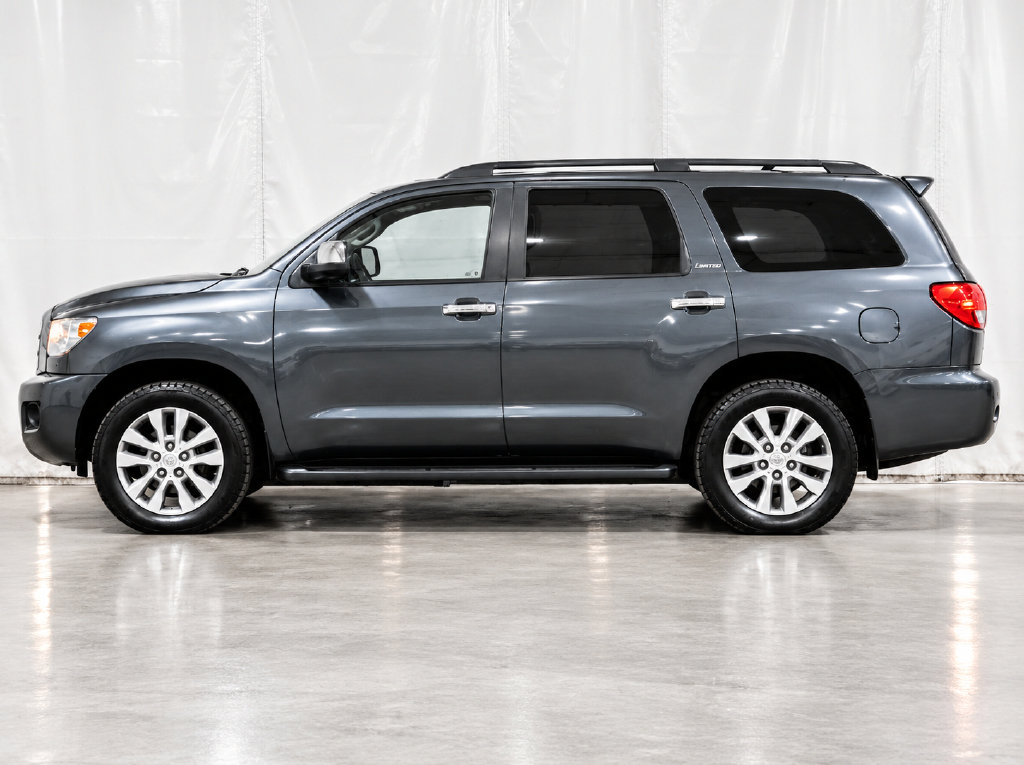 Used 2017 Toyota Sequoia Limited w/ Safety & Convenience Package AWD/4WD image 2