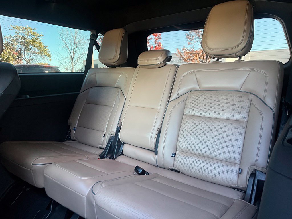 Certified 2025 Lincoln Navigator L Black Label AWD/4WD image 22