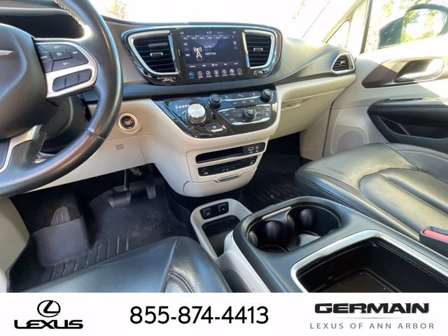 Used 2018 Chrysler Pacifica Touring-L Plus w/ Tire & Wheel Group FWD image 19
