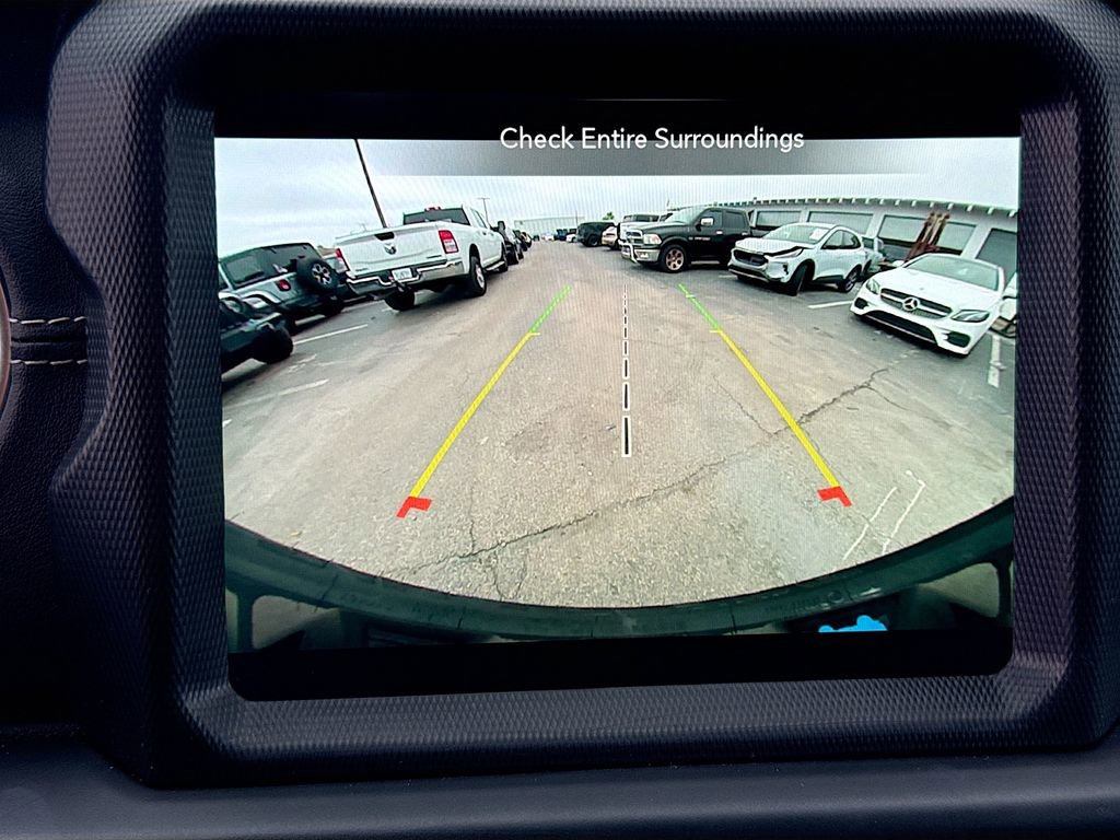 Used 2023 Jeep Wrangler Unlimited Sahara w/ Cold Weather Group image 15