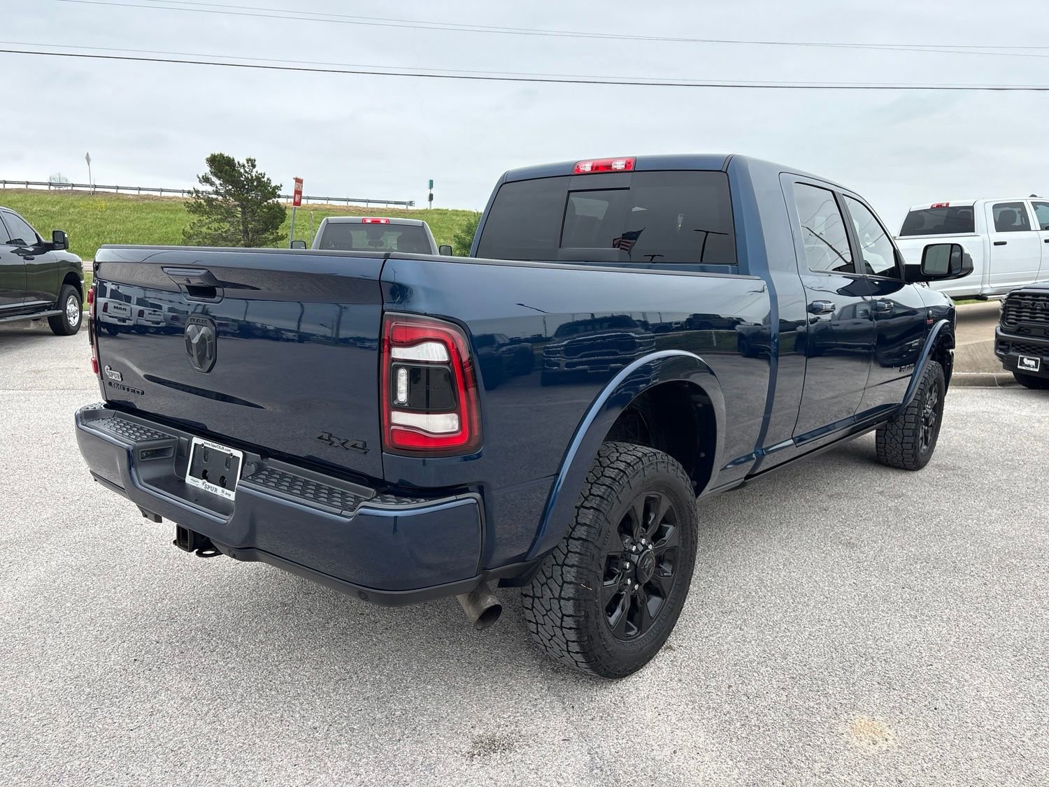 Used 2022 RAM 2500 Limited w/ Night Edition AWD/4WD image 6