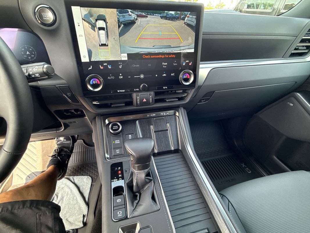 Used 2026 Lexus GX 550 w/ Accessory Package (2T) AWD/4WD image 26
