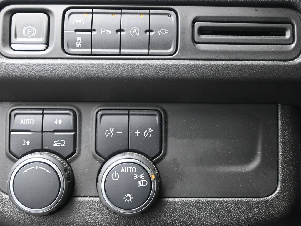 Used 2021 Chevrolet Tahoe RST w/ Luxury Package image 17