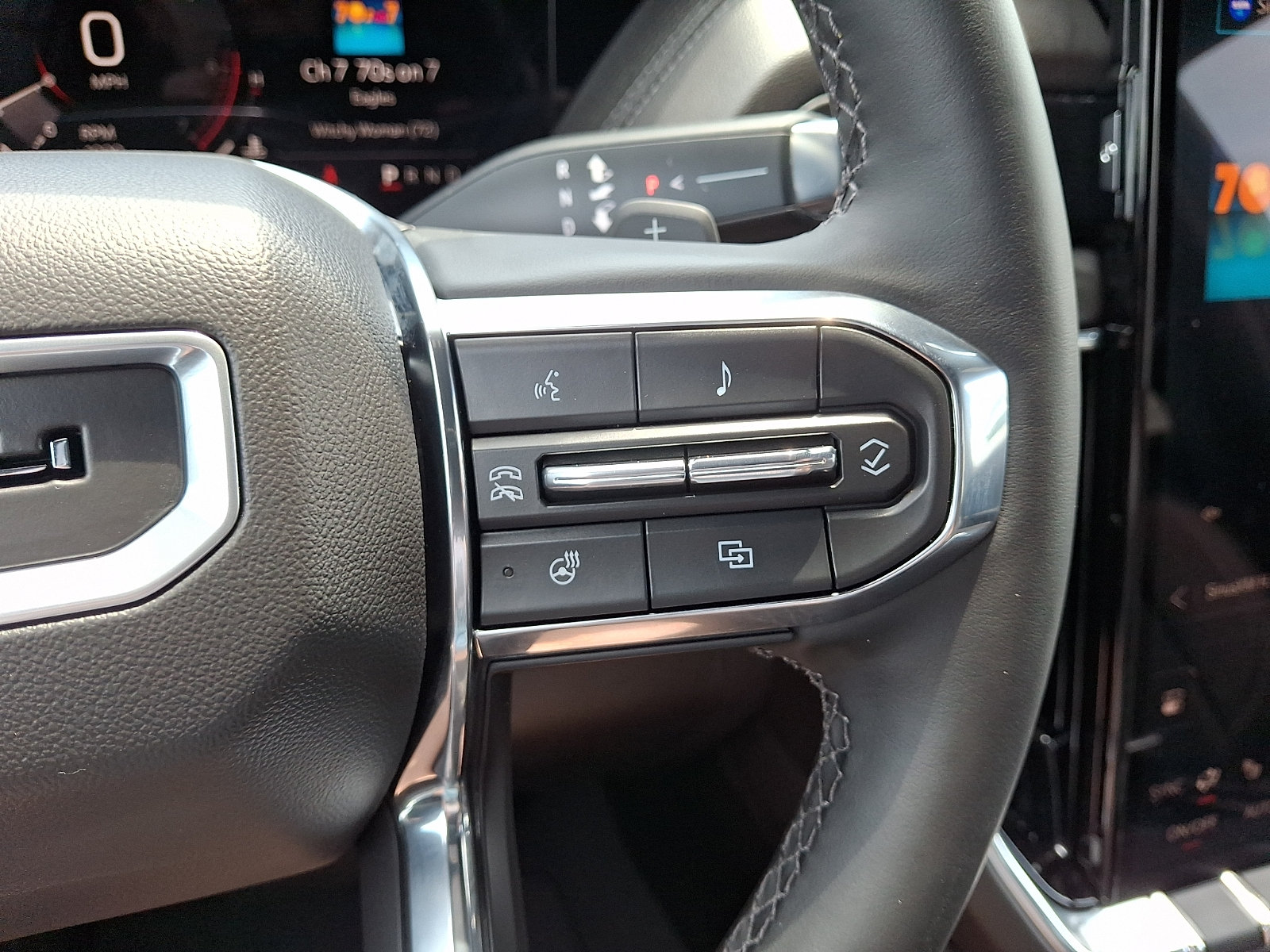 Certified 2025 GMC Yukon XL Denali w/ Sun & Power Step Package AWD/4WD image 22