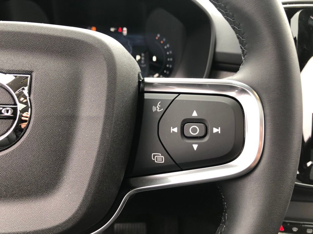 New 2026 Volvo XC40 B5 Plus w/ Protection Package Premier AWD/4WD image 22