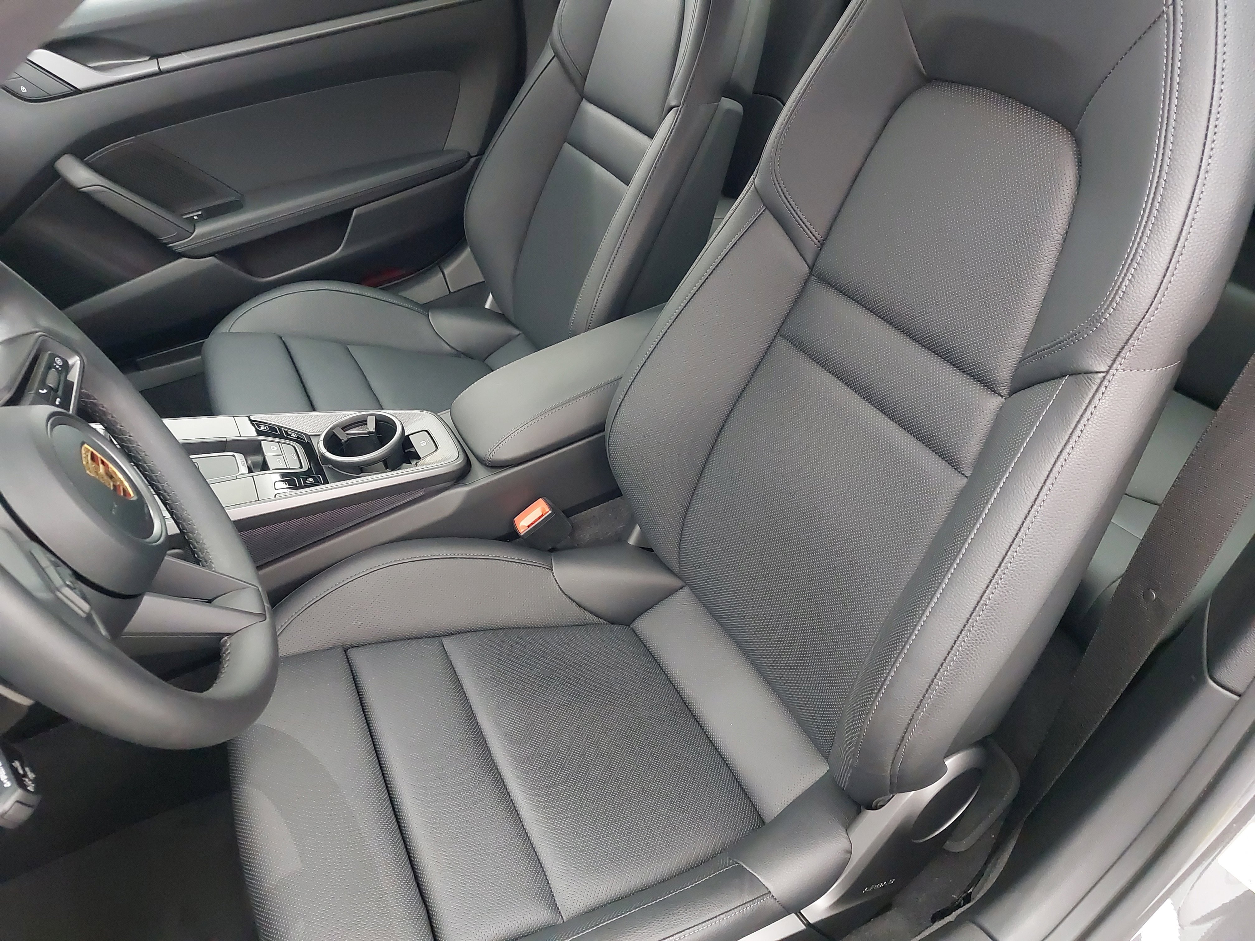 Used 2023 Porsche 911 Carrera image 5