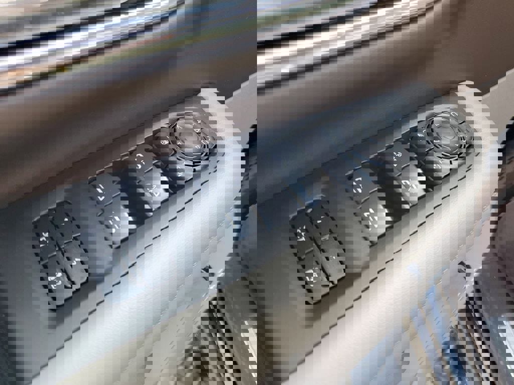 Used 2022 Chevrolet Tahoe Z71 w/ Luxury Package image 9