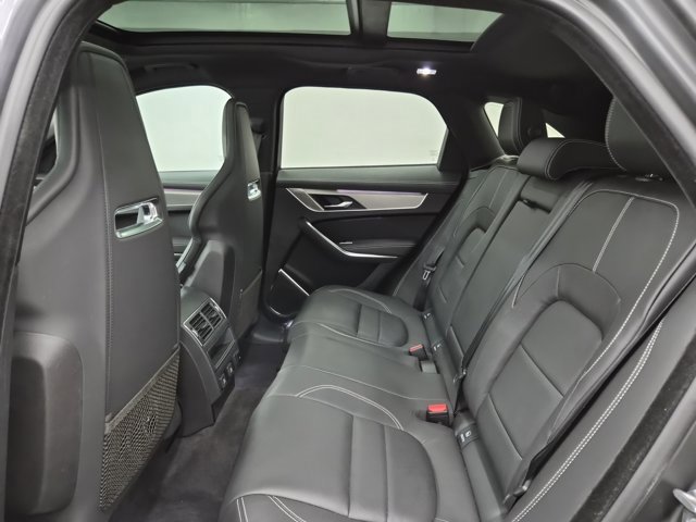 Used 2024 Jaguar F-PACE R-Dynamic S image 16