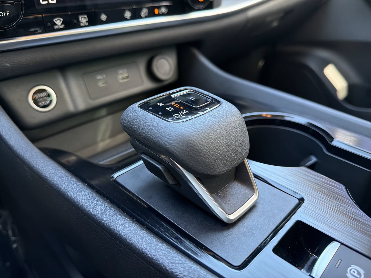 Used 2023 Nissan Rogue SV FWD image 23