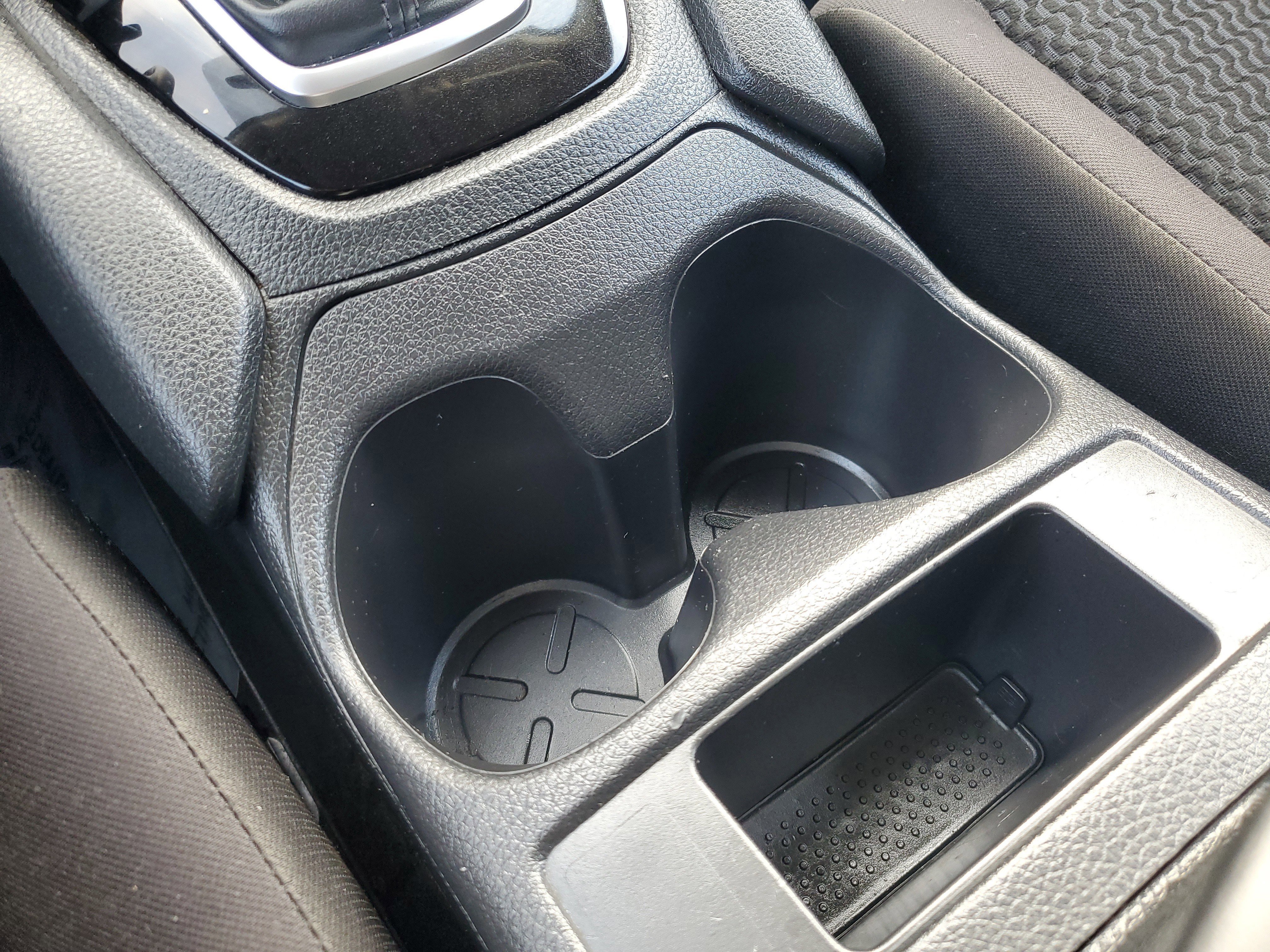 Used 2020 Nissan Rogue Sport S image 28