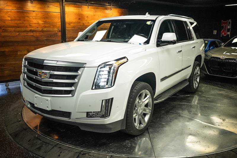 Used 2019 Cadillac Escalade Luxury AWD/4WD image 2