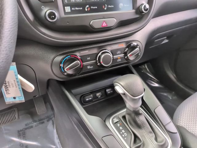 Used 2025 Kia Soul LX image 27