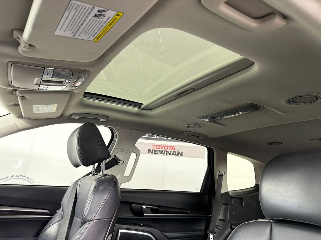 Used 2025 Kia Telluride S FWD image 2