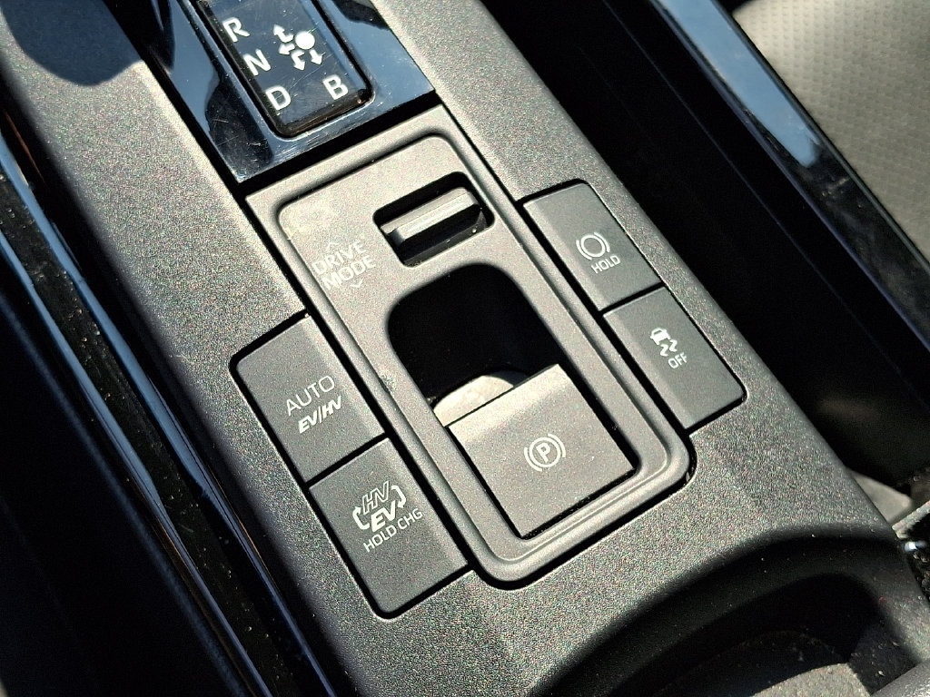 Used 2024 Toyota Prius Prime FWD image 25