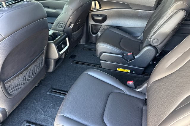 New 2027 Kia Carnival EX w/ Dark Edition Package FWD image 14