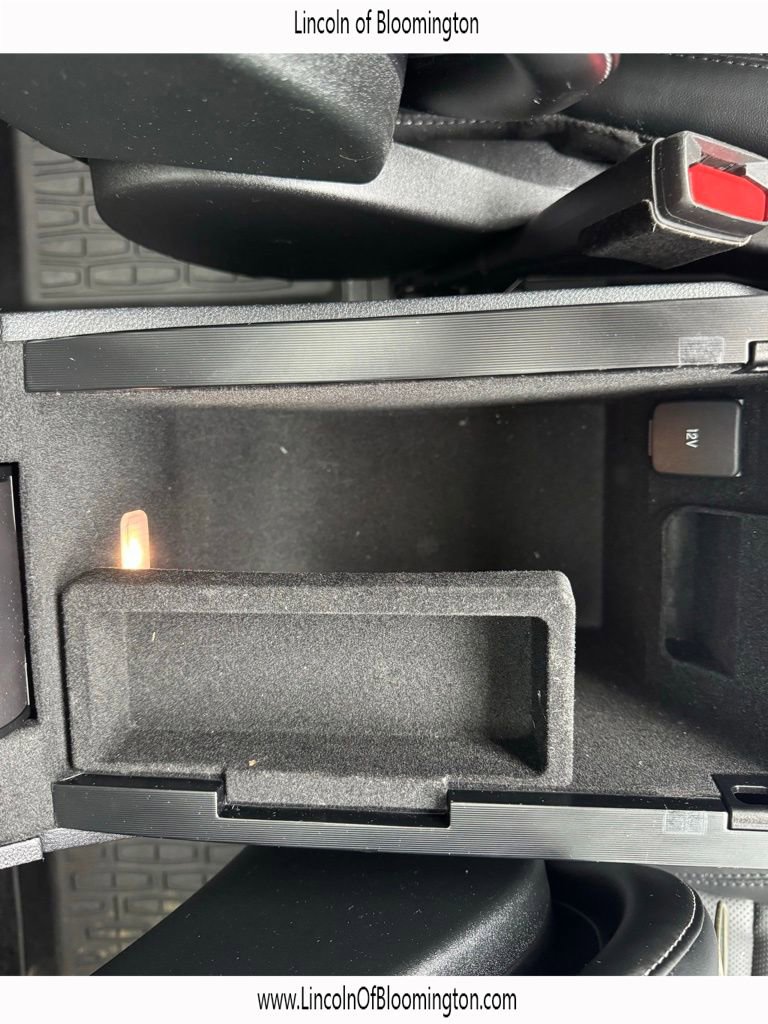 Certified 2023 Lincoln Nautilus Reserve w/ Equipment Group 201A image 31