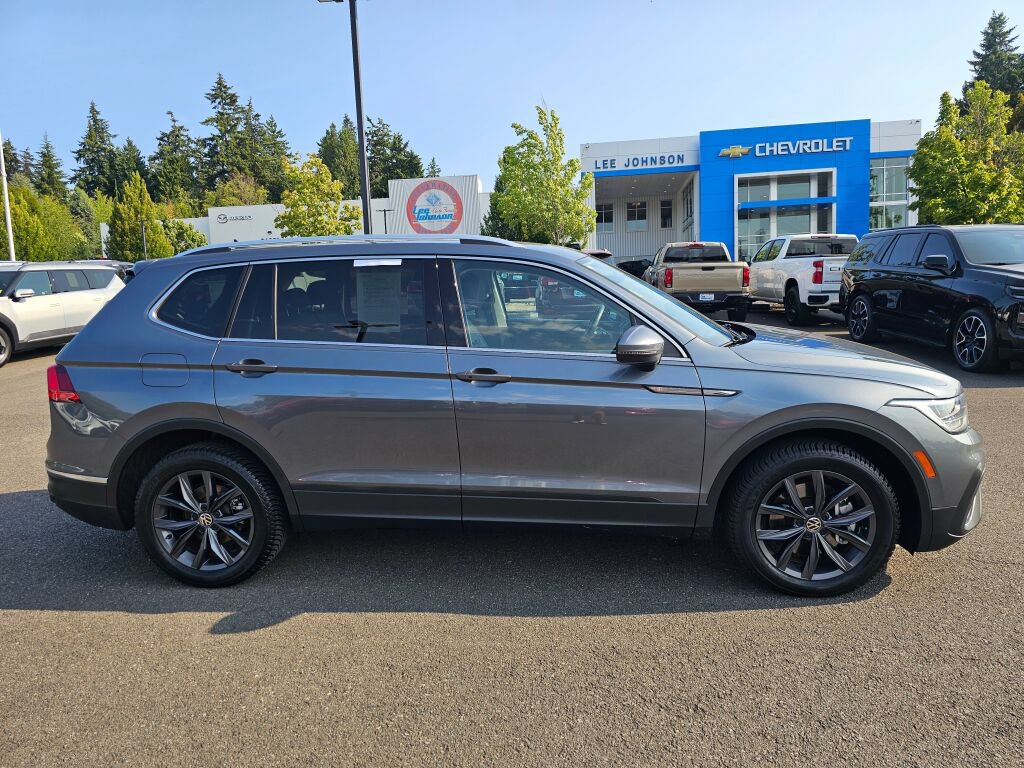 Used 2022 Volkswagen Tiguan SE AWD/4WD image 4