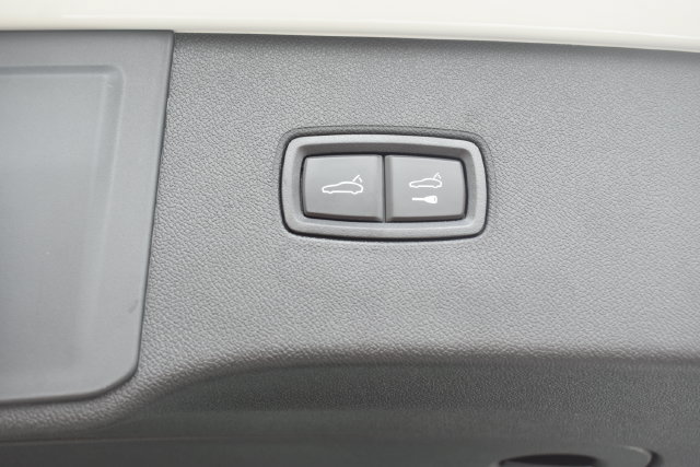 Used 2026 Porsche Cayenne AWD/4WD image 47