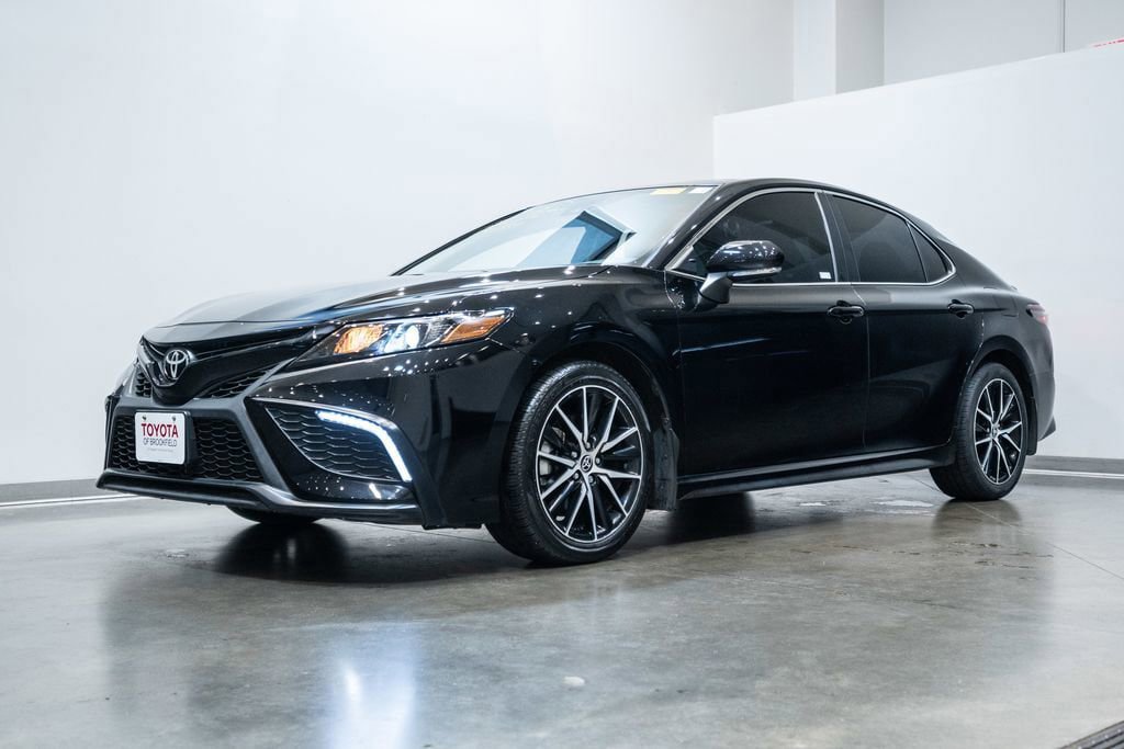 Certified 2023 Toyota Camry SE w/ Convenience Package image 3
