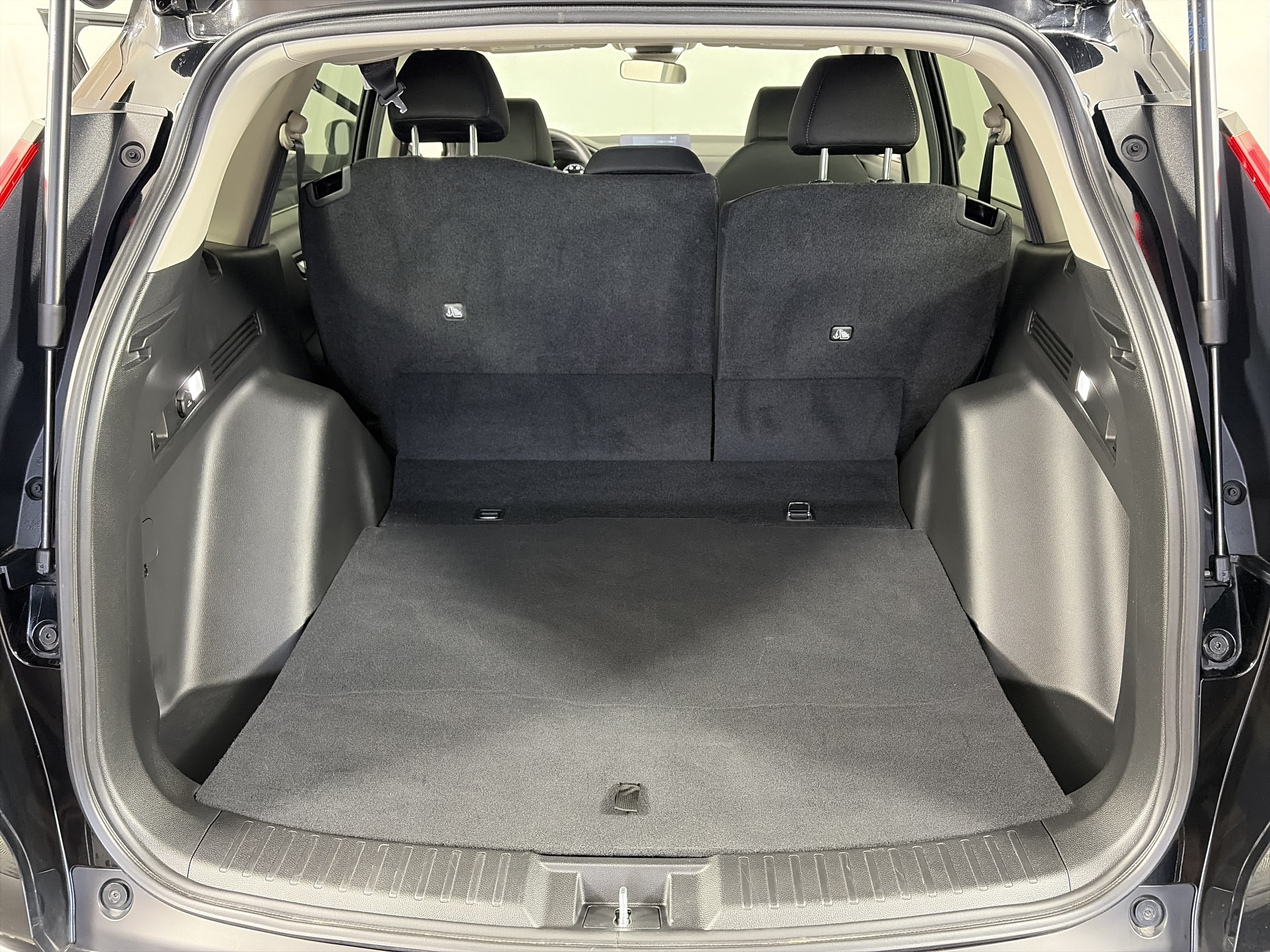 Used 2025 Honda CR-V LX image 14