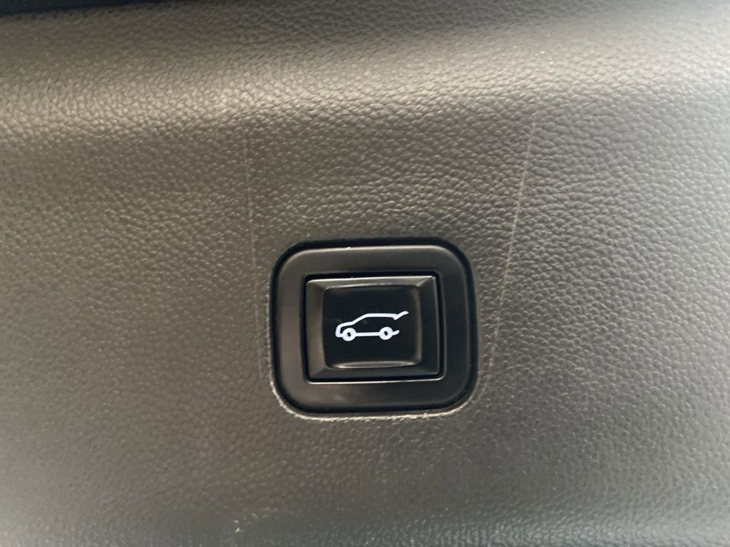 Used 2021 Buick Enclave Premium w/ Sun and Sites Package image 31