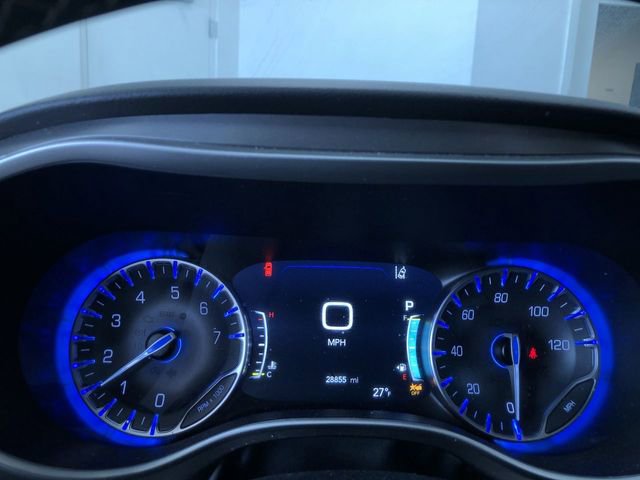 Used 2024 Chrysler Pacifica Touring-L image 29