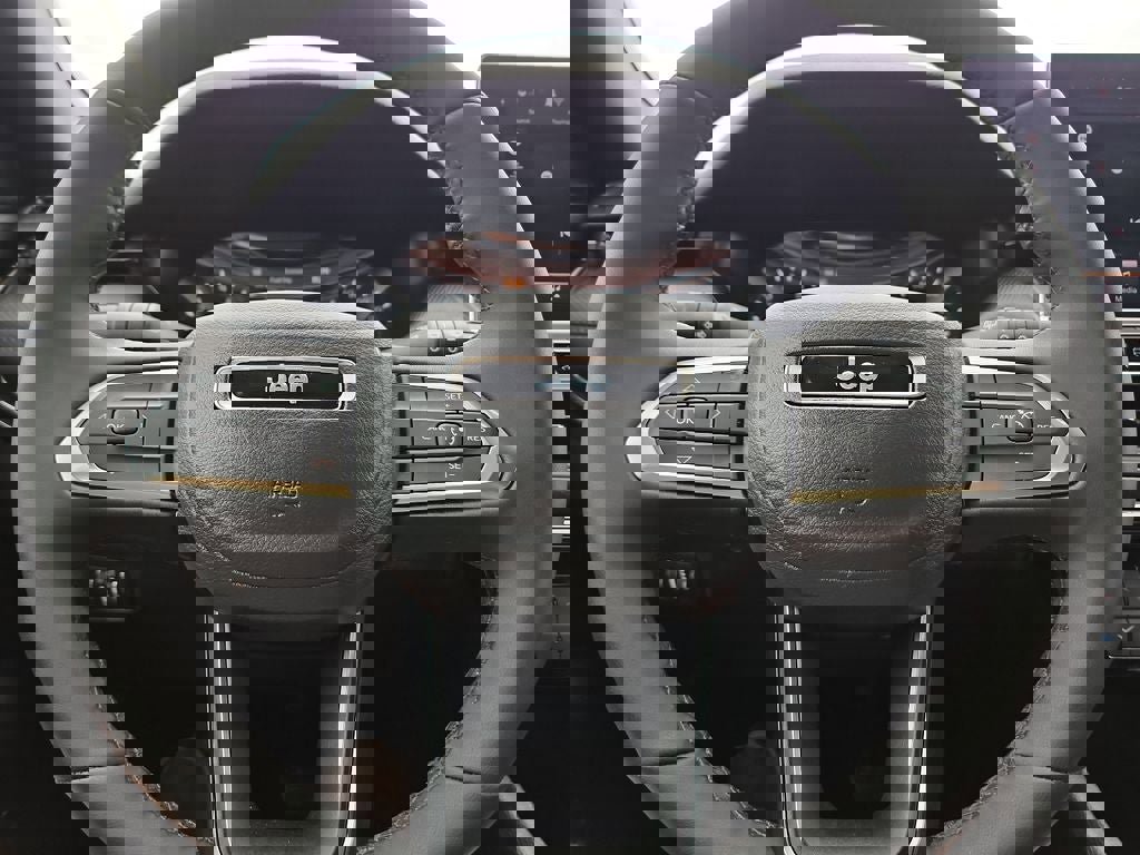 New 2026 Jeep Compass Latitude image 30