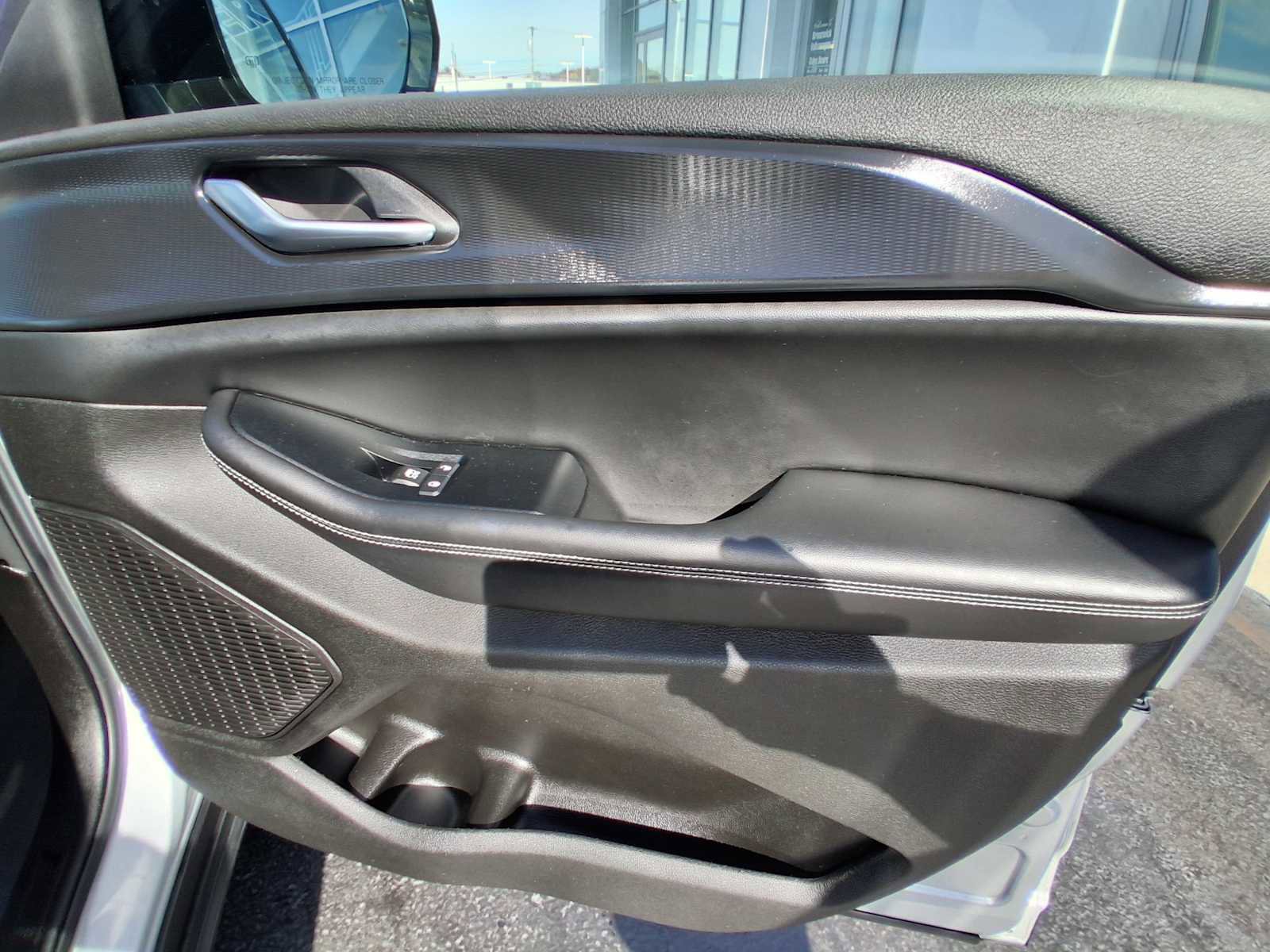 Used 2023 Jeep Grand Cherokee Altitude image 27