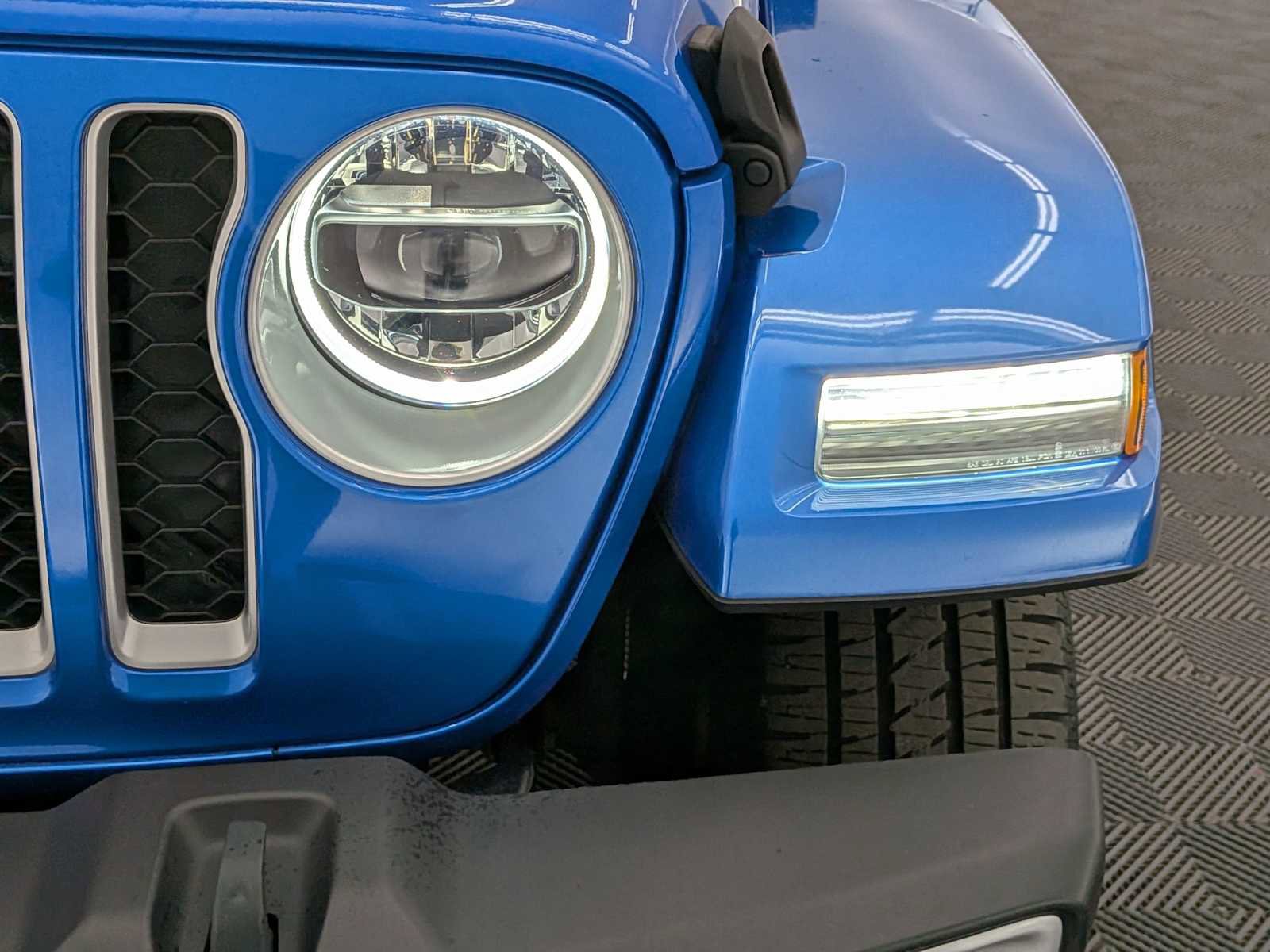 Used 2021 Jeep Wrangler Unlimited Sahara w/ Cold Weather Group image 10