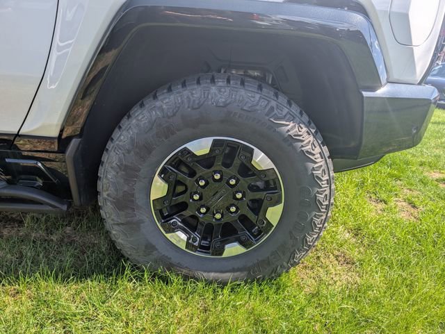 New 2024 GMC Hummer EV 2X w/ Extreme Off-Road Package image 24