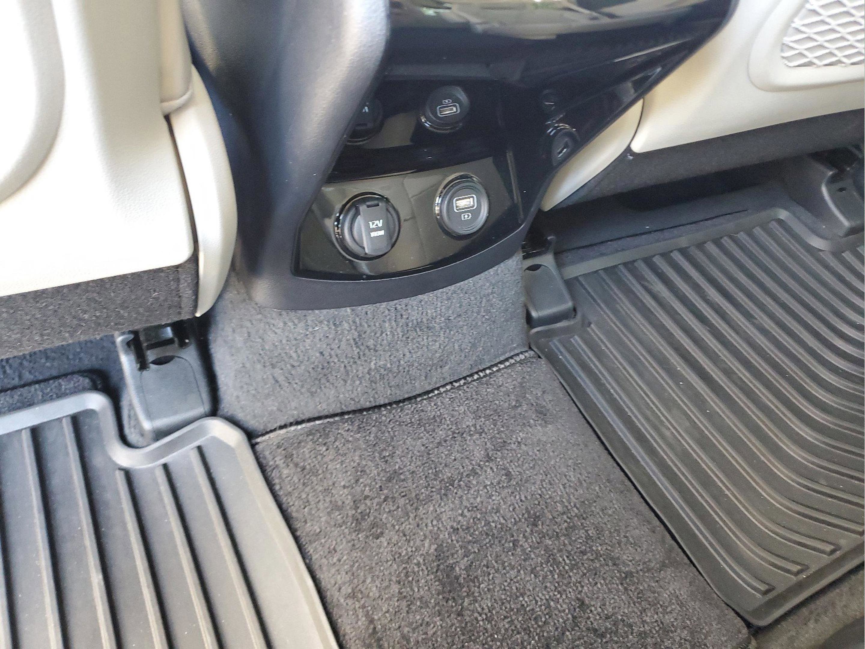 Used 2023 Kia Sorento SX image 15