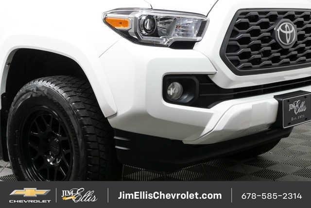 Used 2022 Toyota Tacoma TRD Sport w/ Technology Package AWD/4WD image 32