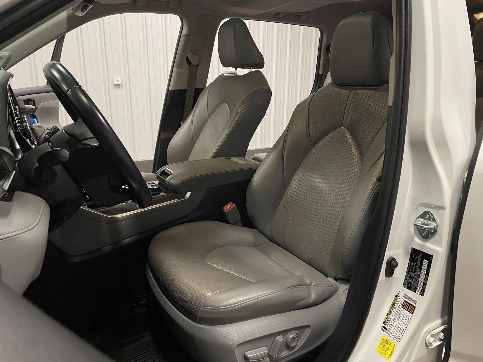 Used 2020 Toyota Highlander Limited image 37