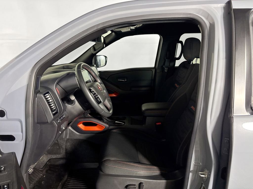Used 2023 Nissan Frontier PRO-4X w/ Pro Convenience Package image 11