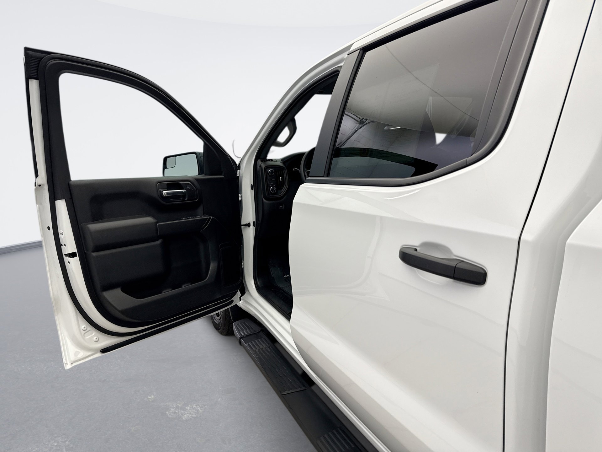 Used 2025 Chevrolet Silverado 1500 Custom w/ LPO, Dark Essentials Package image 9