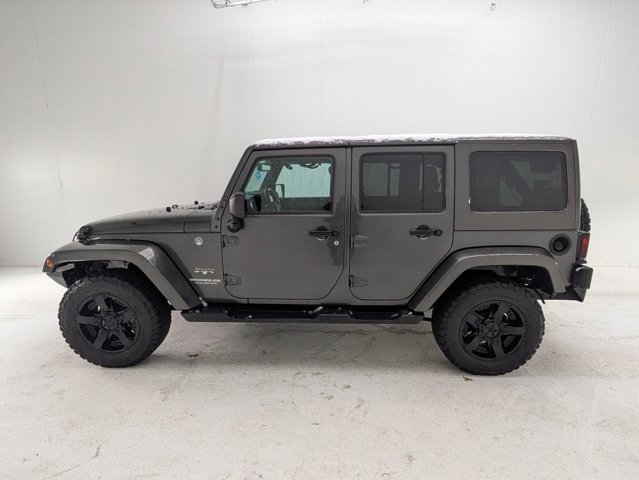 Used 2017 Jeep Wrangler Unlimited Sahara w/ Connectivity Group image 8