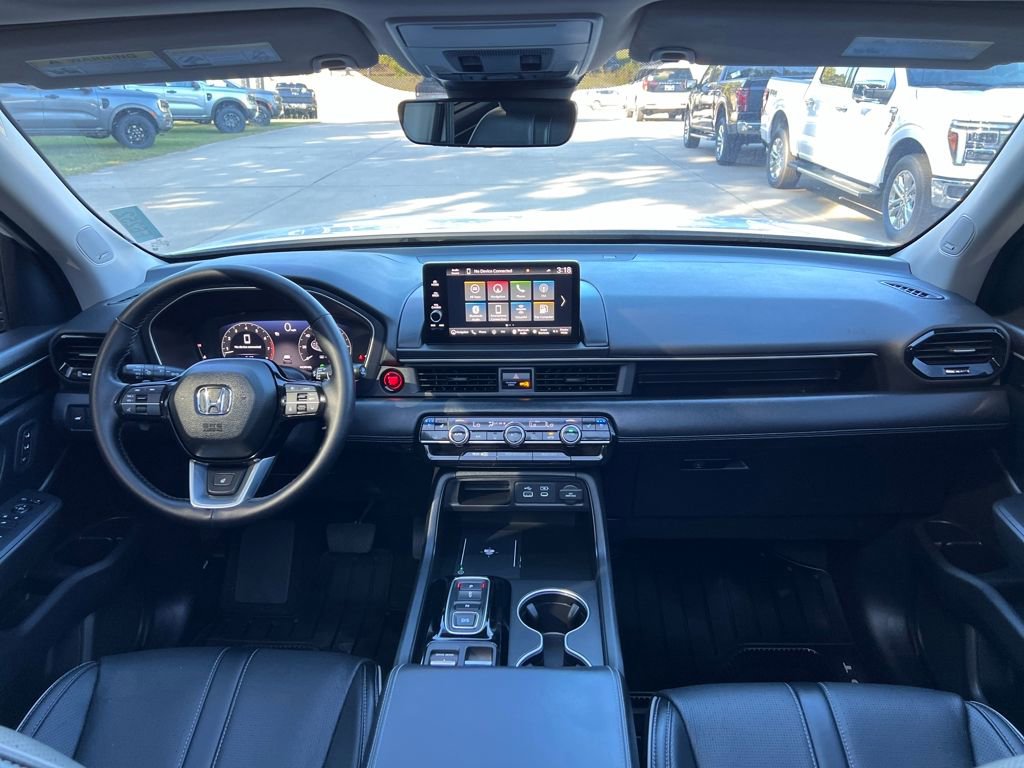 Used 2025 Honda Pilot Elite image 13