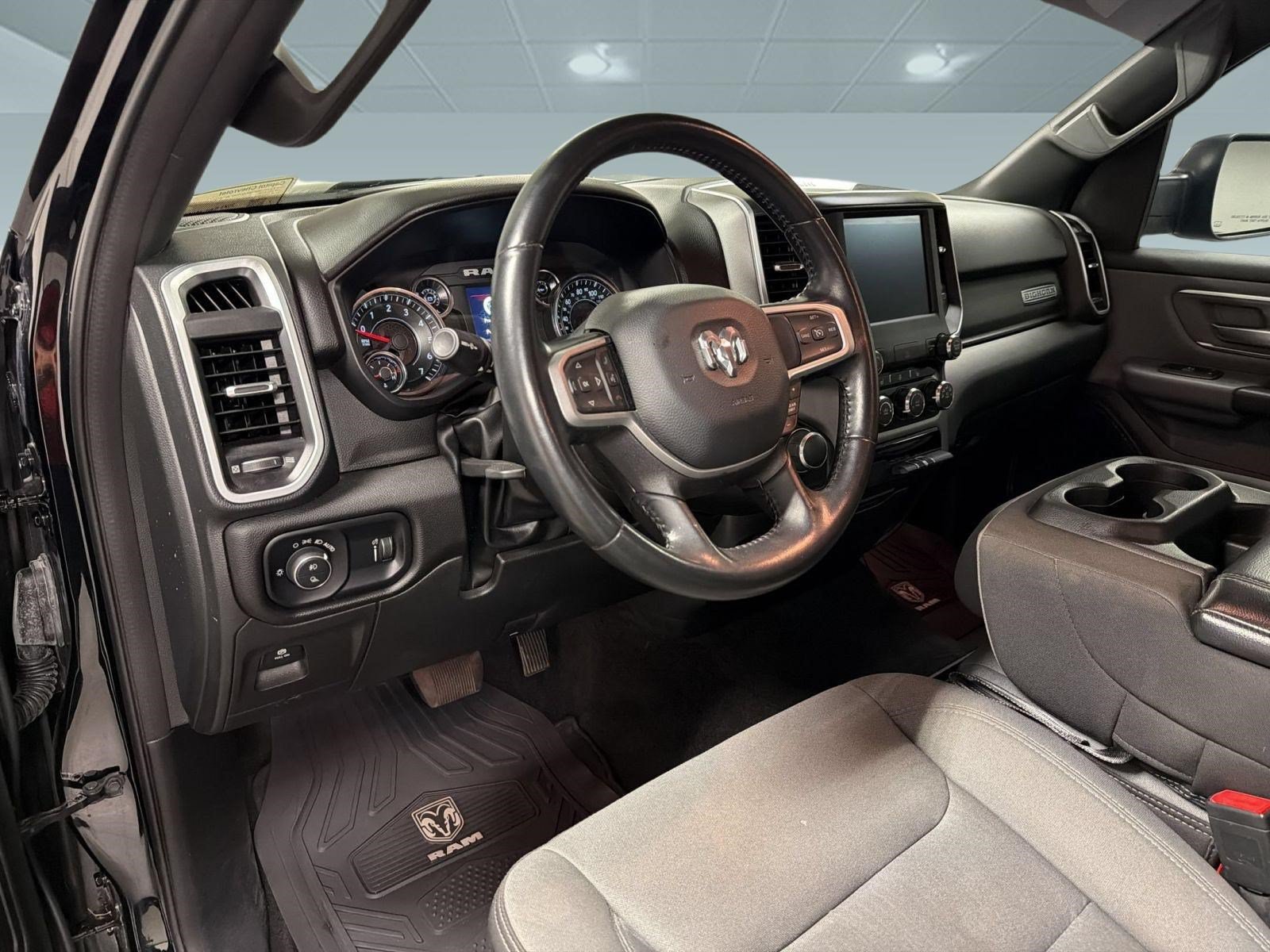 Used 2023 RAM 1500 Big Horn AWD/4WD image 3