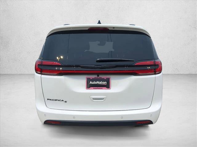 New 2026 Chrysler Pacifica Select w/ S Appearance Package FWD image 8