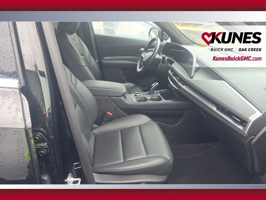 Used 2025 Cadillac XT4 Premium Luxury image 15