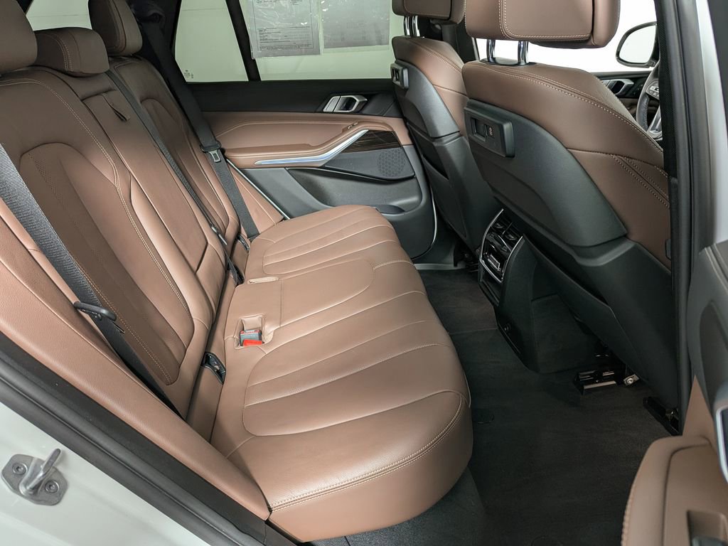 Used 2021 BMW X5 xDrive40i w/ Premium Package 2 image 43