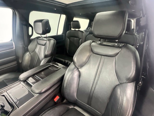 Used 2023 Jeep Wagoneer 4WD w/ Premium Group I image 6