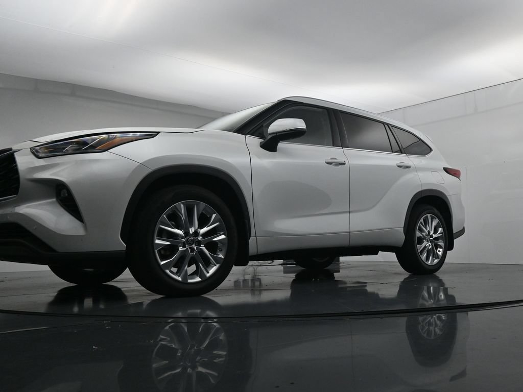 Used 2022 Toyota Highlander Limited AWD/4WD image 20