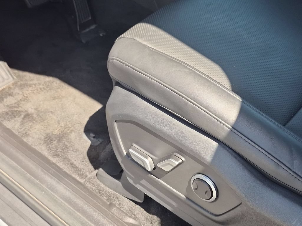 Used 2025 Hyundai Santa Fe SEL AWD/4WD image 14