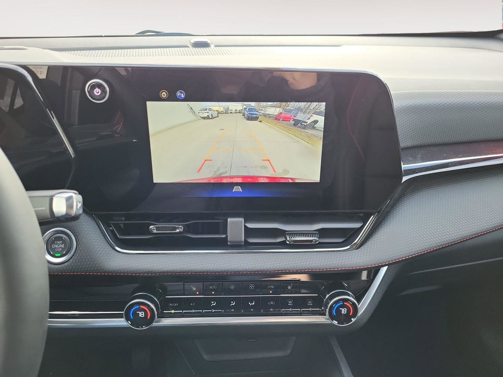 Used 2025 Chevrolet Equinox RS AWD/4WD image 14