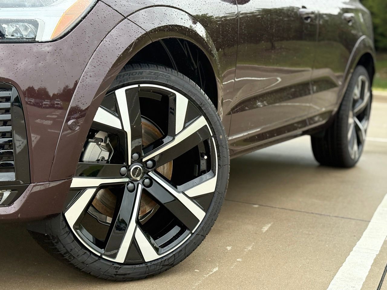 New 2026 Volvo XC60 B5 Ultra w/ Protection Package Premier AWD/4WD image 9